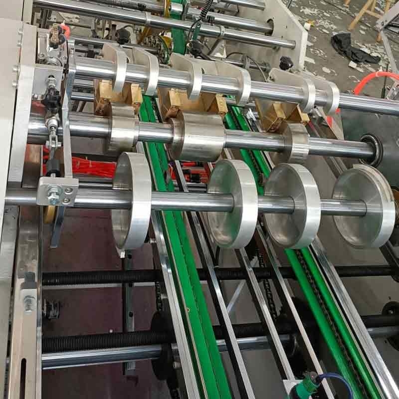 Width 580mm 385mm Paper Lunch Box Forming Machine Water Based Adhesive